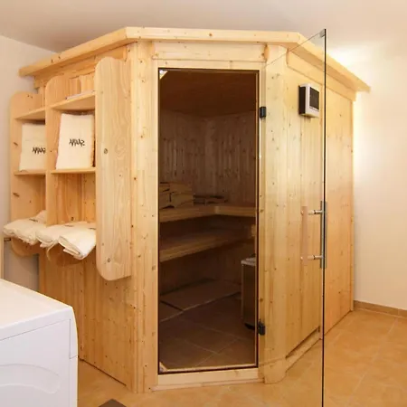 Yvonne In Im Bernstein *